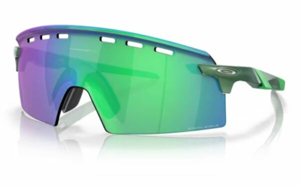 Productafbeelding van de Oakley Encoder Strike Vented sportbril in kleur gamma green met groene prizm jade lens