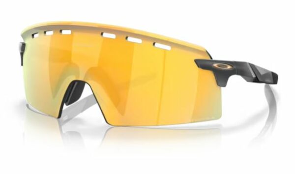 Productfoto van de Oakley Encoder Strike Vented sportbril in kleur matte carbon met gouden prizm 24k lens